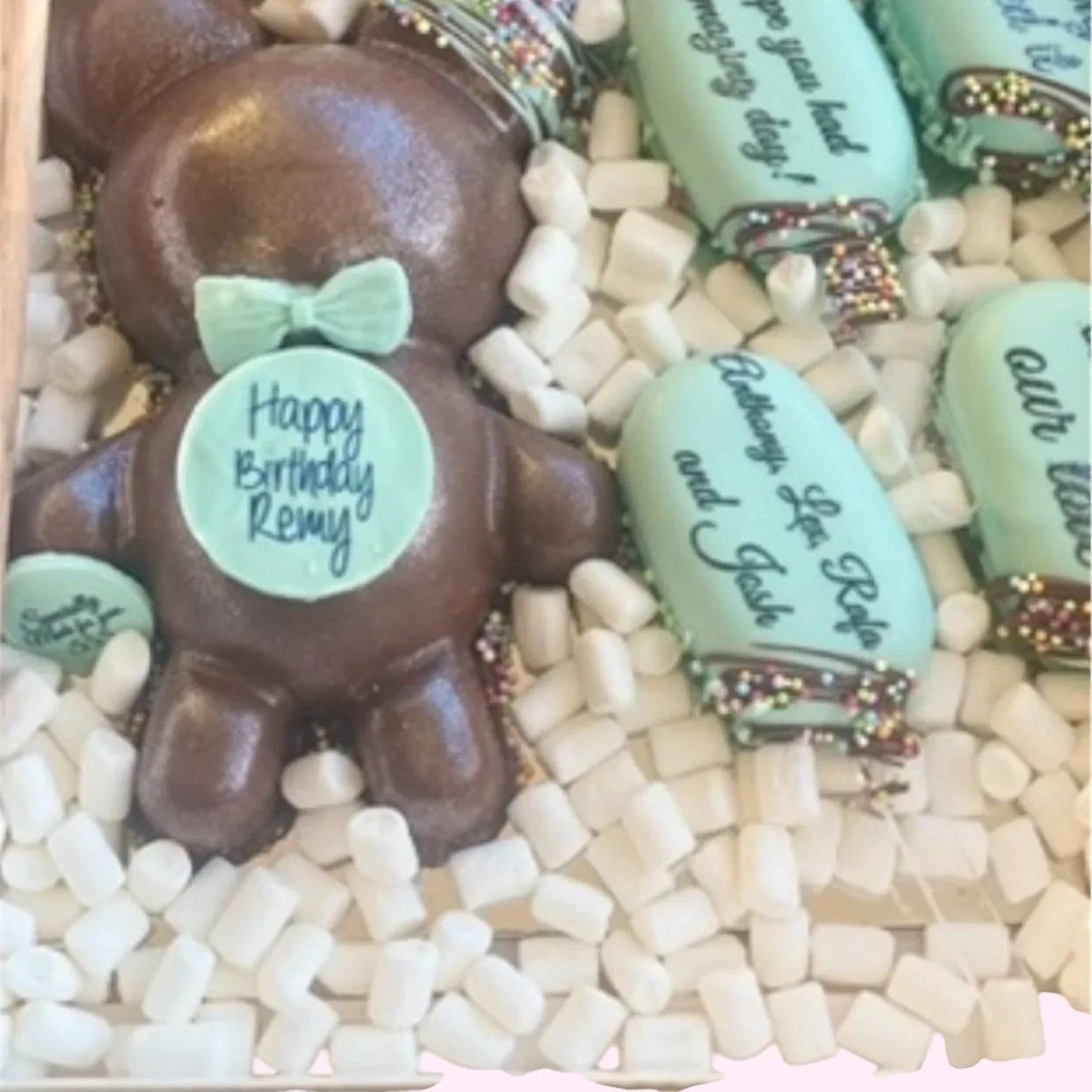 - smash_cake_and_cakesicles_2 -- Sweet Snap Sydney