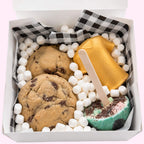 Sweet Snap Sydney soccer hot chocolate bomb gift box with cookies and marshmallows. Includes a gold soccer jersey.